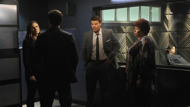 Still of David Boreanaz, Patricia Belcher, Emily Deschanel and Aline Elasmar in Kaulai (2005)