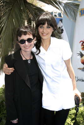 Mary Jo Deschanel and Zooey Deschanel at event of Surf's Up (2007)