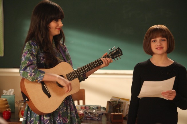 Still of Zooey Deschanel and Joey King in New Girl (2011)