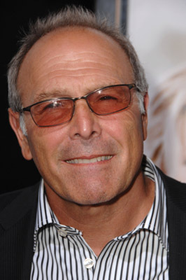 Howard Deutch at event of My Best Friend's Girl (2008)