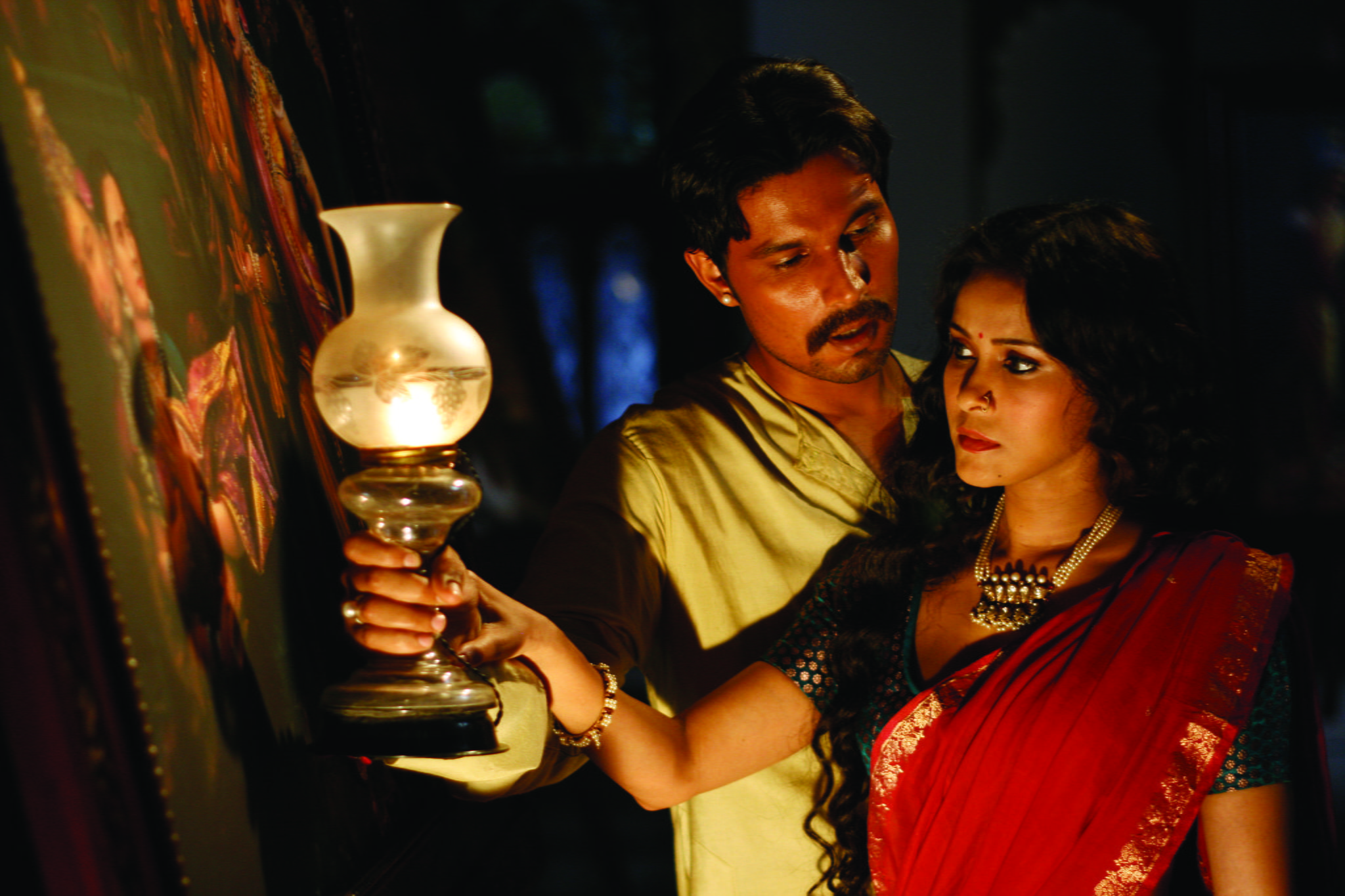 Still of Nandana Sen and Randeep Hooda in Rang Rasiya (2008)