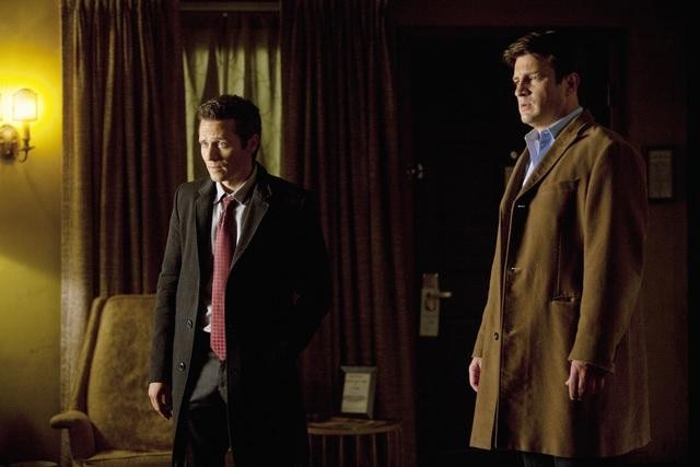 Still of Seamus Dever and Nathan Fillion in Kastlas (2009)