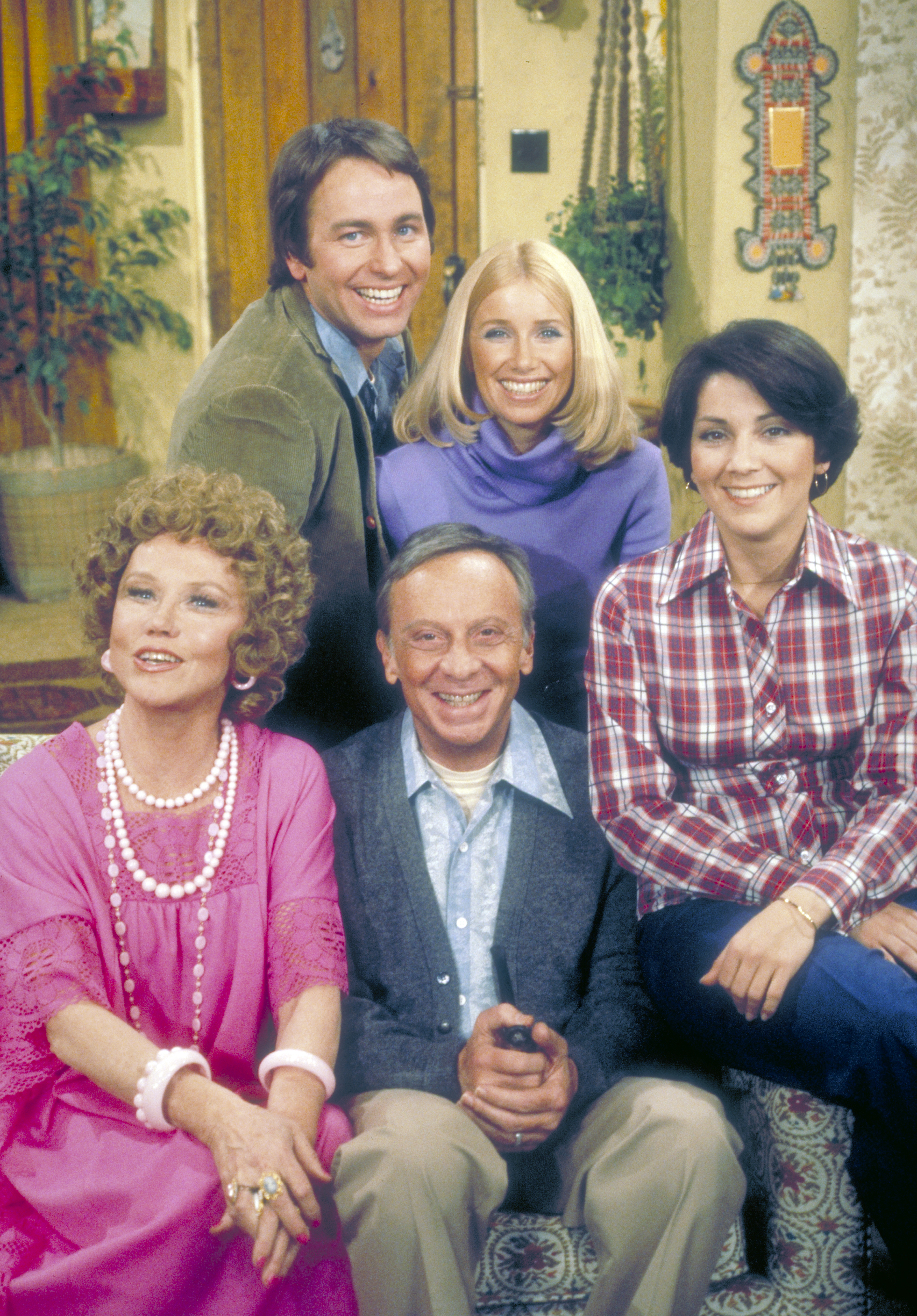 Still of John Ritter, Norman Fell, Suzanne Somers, Joyce DeWitt, Audra Lindley and Janet Wood in Three's Company (1977)