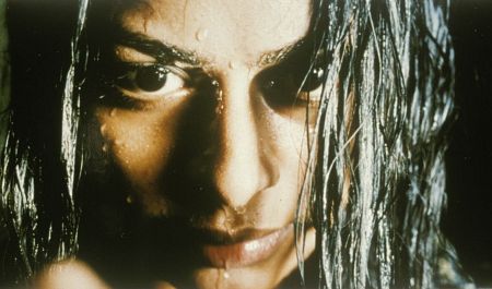 Still of Ayesha Dharker in Theeviravaathi: The Terrorist (1998)