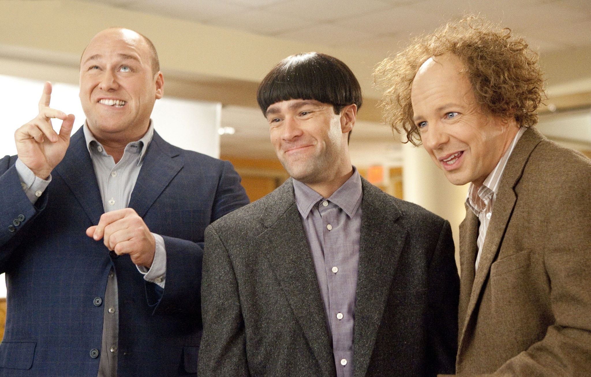 Still of Sean Hayes, Chris Diamantopoulos and Will Sasso in Trys veplos (2012)