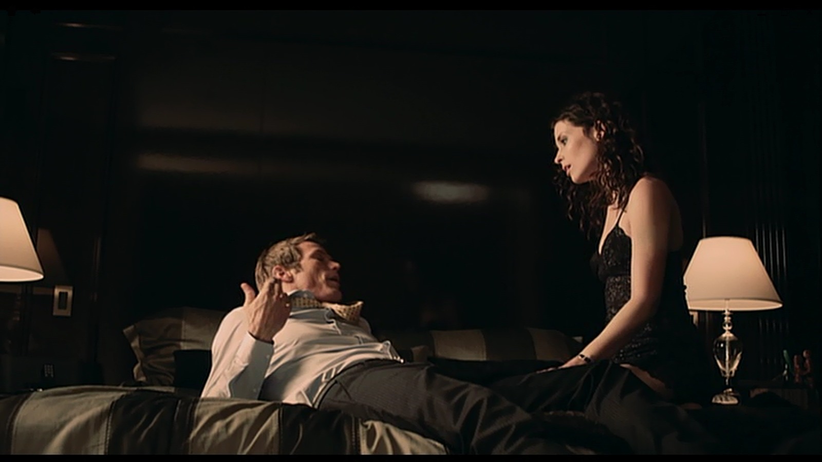Still of Jason Lewis and Holly Elissa in Textuality.