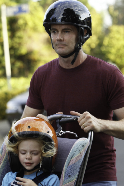 Still of Garret Dillahunt and Rylie Cregut in Mazyle Houp (2010)
