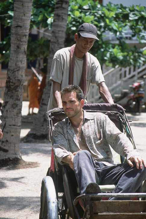 Still of Matt Dillon and Kem Sereyvuth in City of Ghosts (2002)