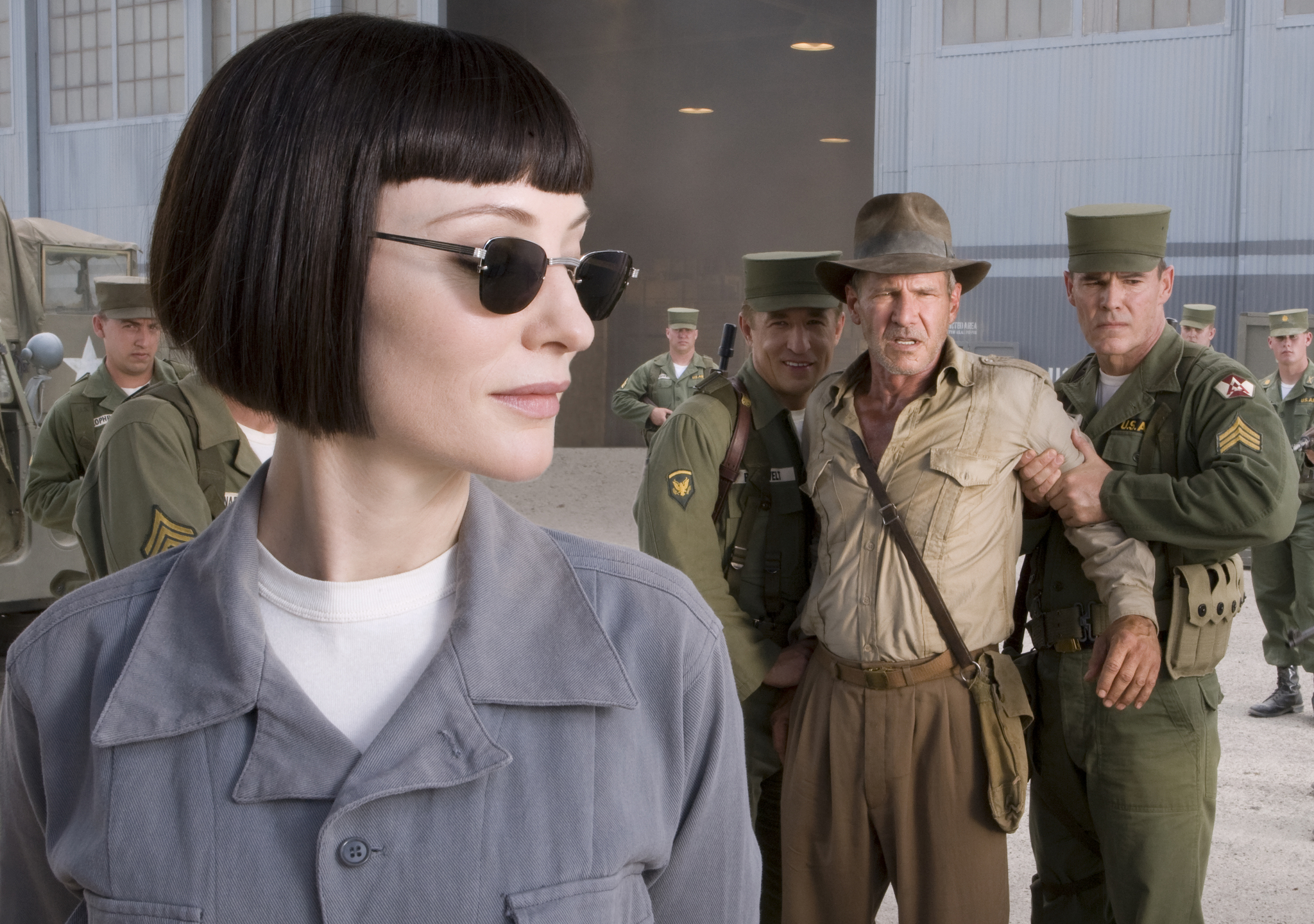 Still of Harrison Ford, Cate Blanchett, Andrew Divoff and Pasha D. Lychnikoff in Indiana Dzounsas ir kristolo kaukoles karalyste (2008)