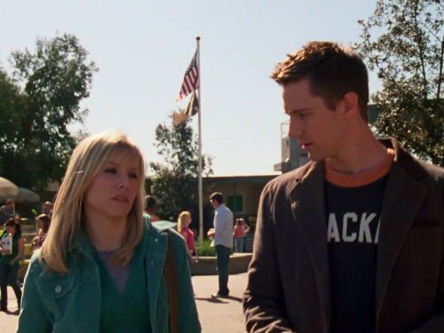 Still of Kristen Bell and Jason Dohring in Veronica Mars (2004)