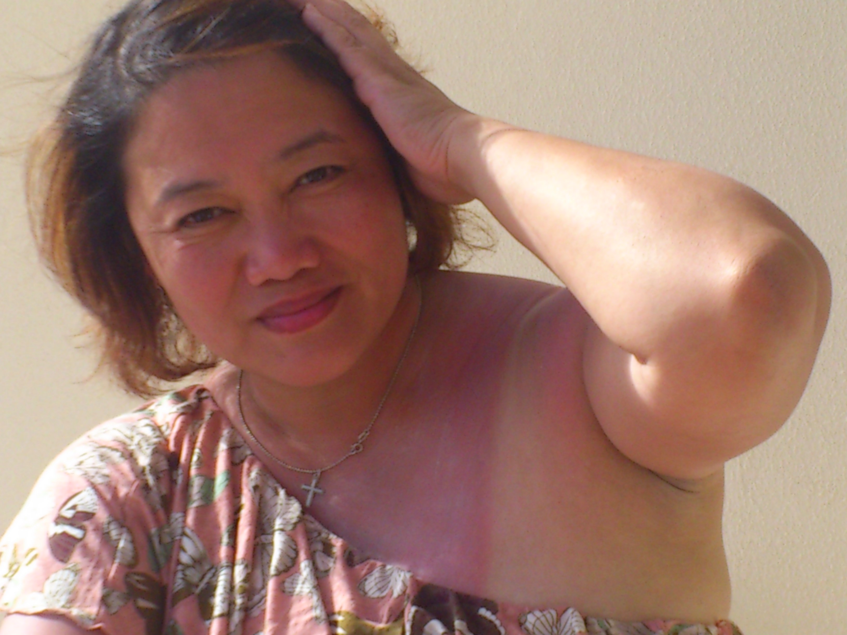 Location shooting in Spain- ess.azul pro. Editha Domingo with a severe sunburn.