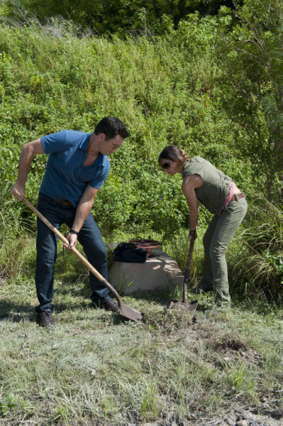 Still of Gabrielle Anwar and Jeffrey Donovan in Vilko bilietas (2007)