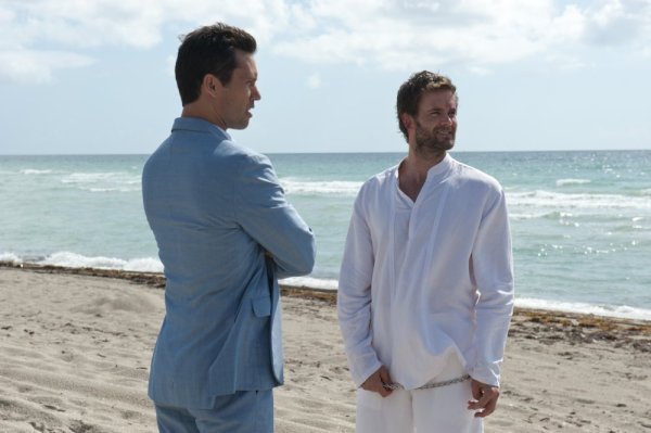 Still of Garret Dillahunt and Jeffrey Donovan in Vilko bilietas (2007)