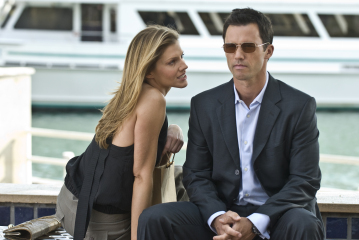 Still of Jeffrey Donovan and Tricia Helfer in Vilko bilietas (2007)