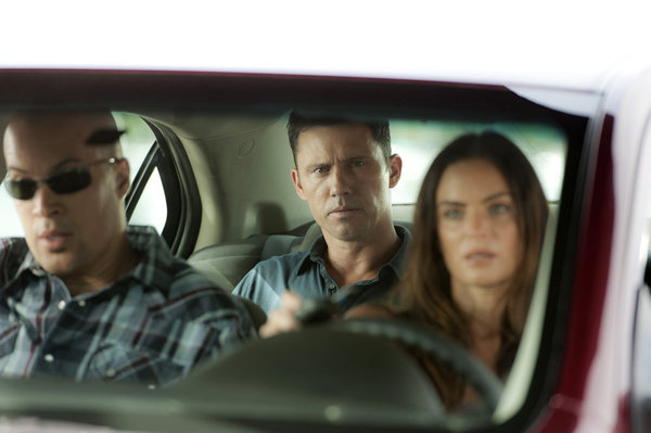 Still of Gabrielle Anwar, Coby Bell and Jeffrey Donovan in Vilko bilietas (2007)