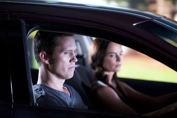 Still of Gabrielle Anwar and Jeffrey Donovan in Vilko bilietas (2007)