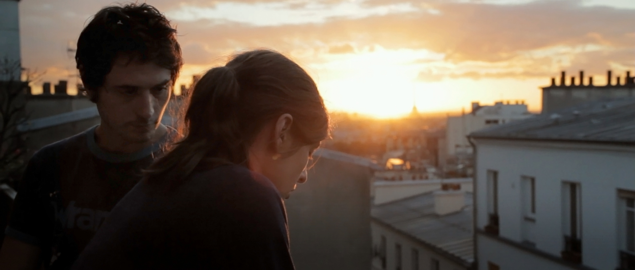 Still of Jérémie Elkaïm and Valérie Donzelli in La guerre est déclarée (2011)