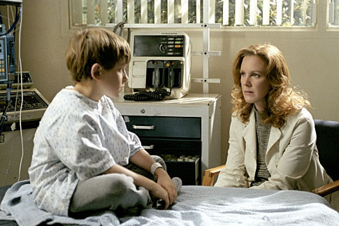Dr. Emma Temple (ELIZABETH PERKINS) tries to learn why her young patient Aidan (DAVID DORFMAN) is exhibiting suspicious symptoms in DreamWorks Pictures' horror thriller THE RING TWO.