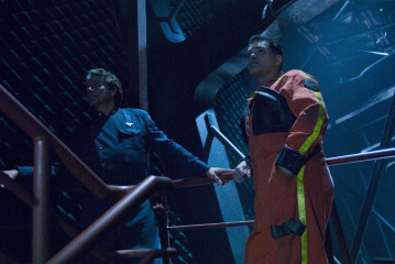 Still of Edward James Olmos and Aaron Douglas in Battlestar Galactica (2004)