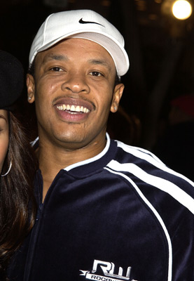 Dr. Dre at event of 8 mylia (2002)