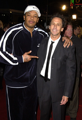 Brian Grazer and Dr. Dre at event of 8 mylia (2002)