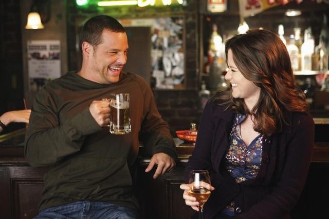 Still of Justin Chambers and Sarah Drew in Grei anatomija (2005)