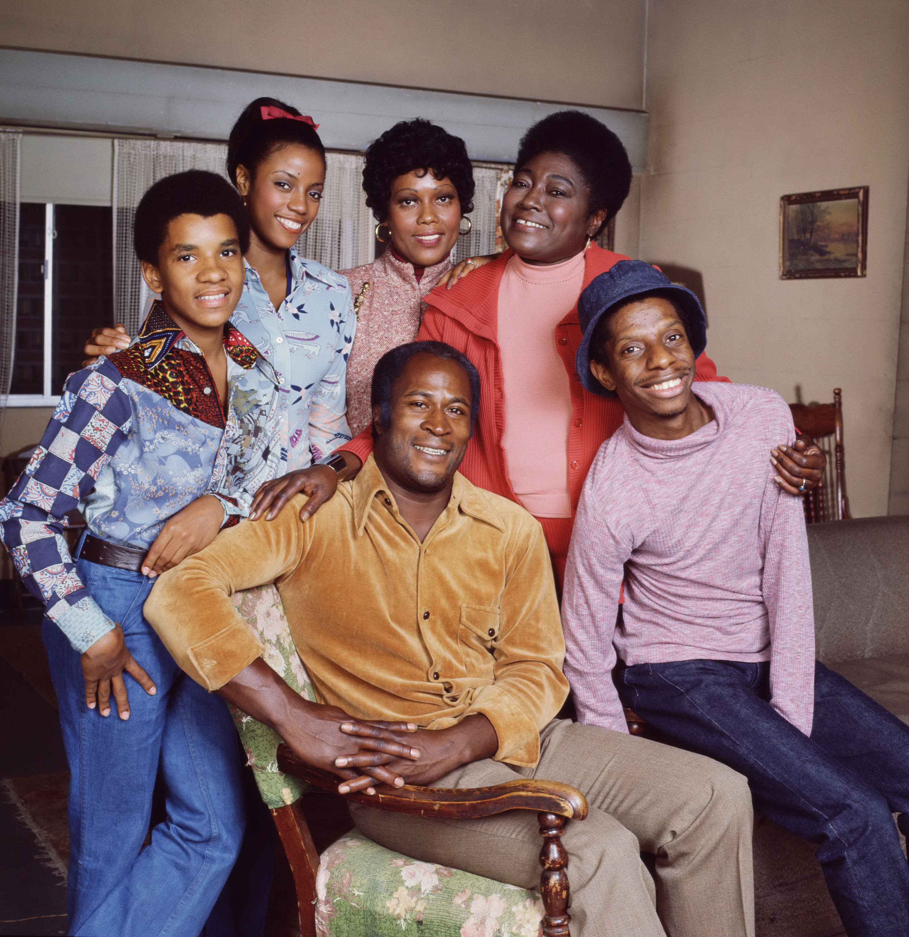 Still of John Amos, Ralph Carter, Ja'net DuBois, Esther Rolle, BernNadette Stanis and Jimmie Walker in Good Times (1974)