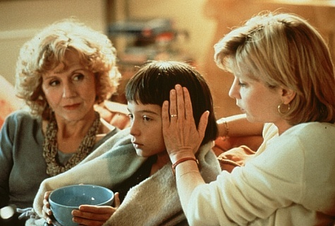 Still of Georges Du Fresne and Michèle Laroque in Ma vie en rose (1997)