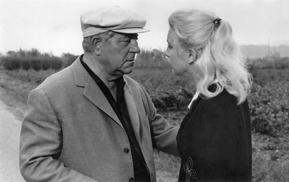 Still of Marie Dubois and Jean Gabin in L'âge ingrat (1964)