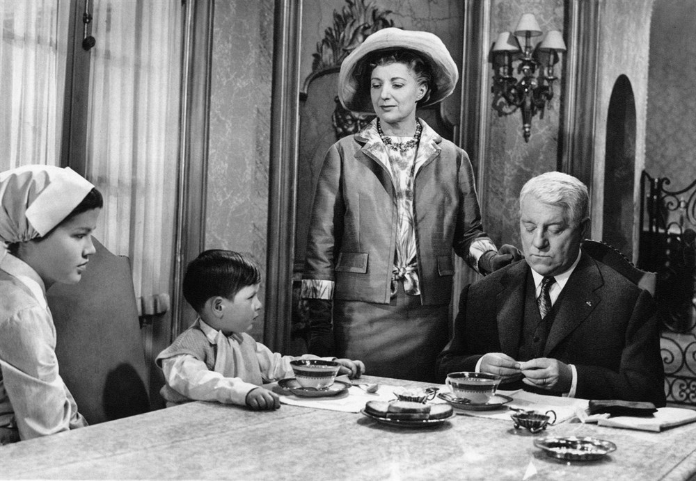 Still of Annie Ducaux and Jean Gabin in Les grandes familles (1958)