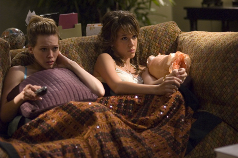 Still of Haylie Duff and Hilary Duff in Material Girls (2006)
