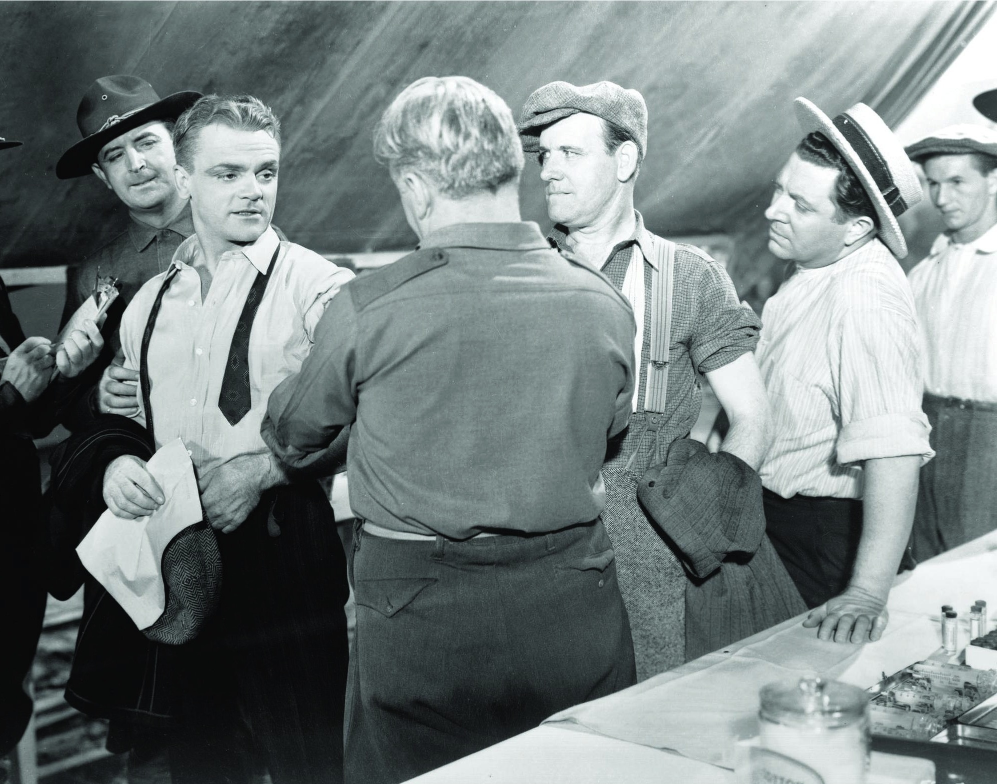 Still of James Cagney, Tom Dugan and Frank McHugh in The Fighting 69th (1940)