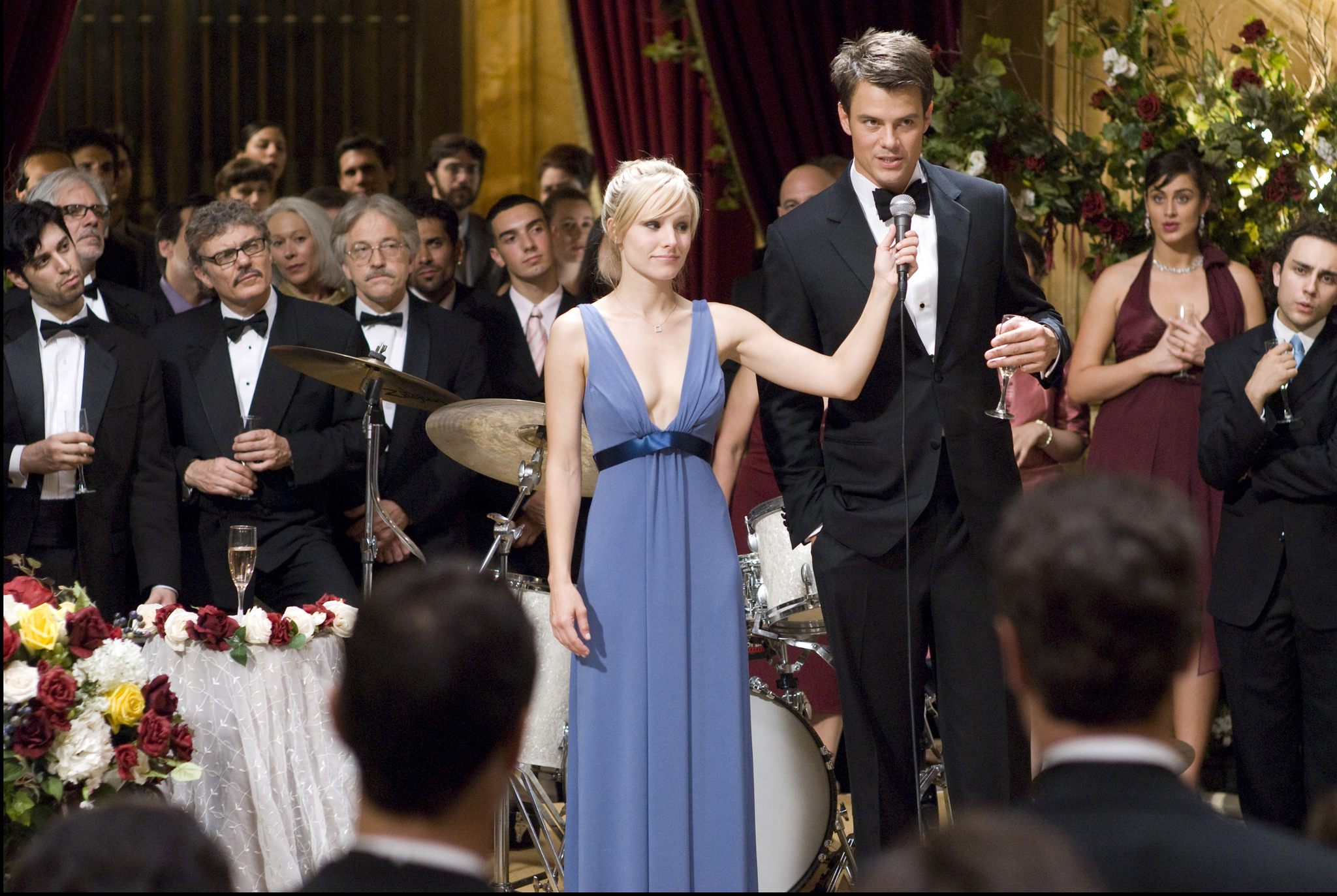 Still of Kristen Bell and Josh Duhamel in When in Rome (2010)