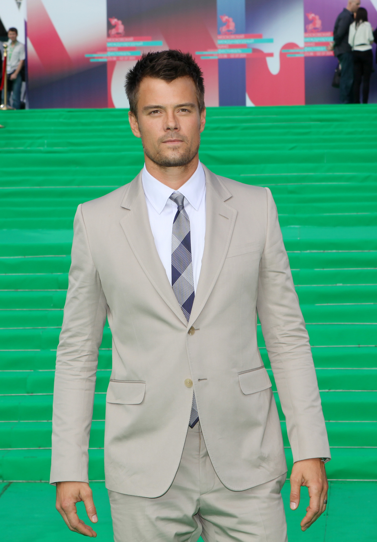 Josh Duhamel at event of Transformeriai: tamsioji Menulio puse 3D (2011)