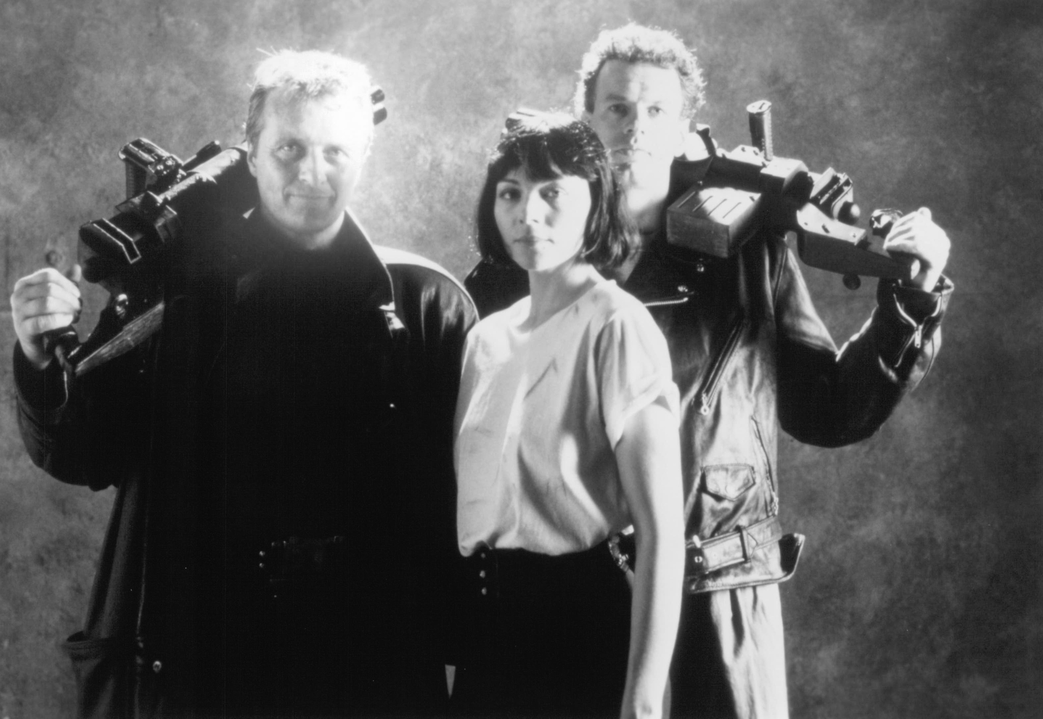 Still of Kim Cattrall, Rutger Hauer and Alastair Duncan in Split Second (1992)