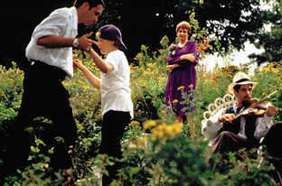 Christine Dunsworth, Chris Leavins, Ashley MacIsaac and Seana McKenna in The Hanging Garden (1997)