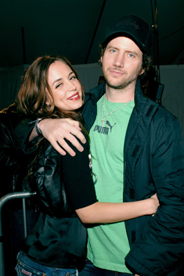 Jamie Kennedy and Eliza Dushku