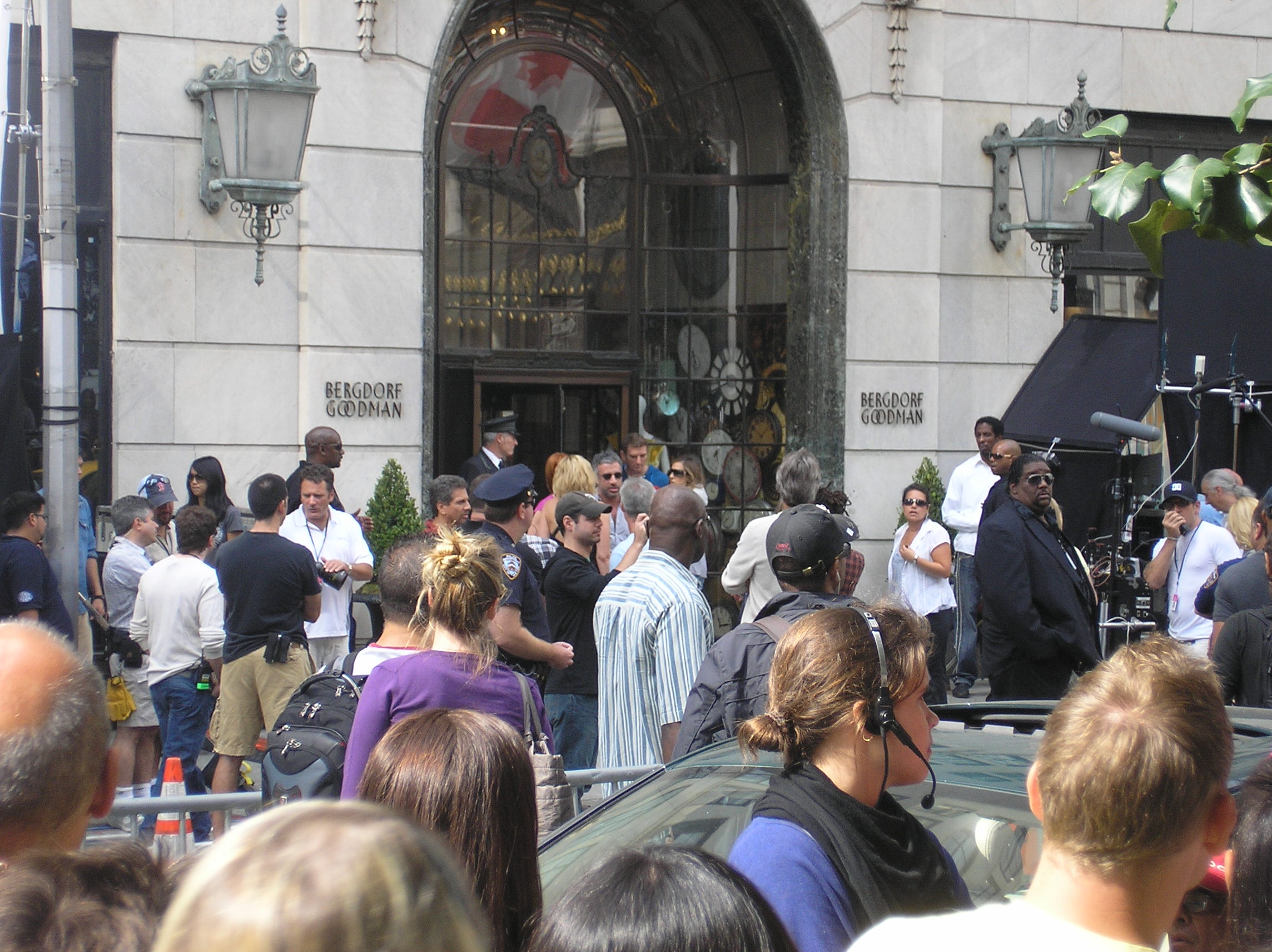 Sex and the City 2- on set shooting opening scene outside Bergdorf Goodman with huge crowds watching us.