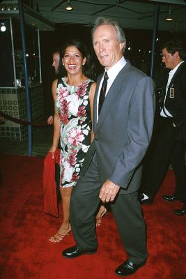 Clint Eastwood and Dina Eastwood at event of Space Cowboys (2000)