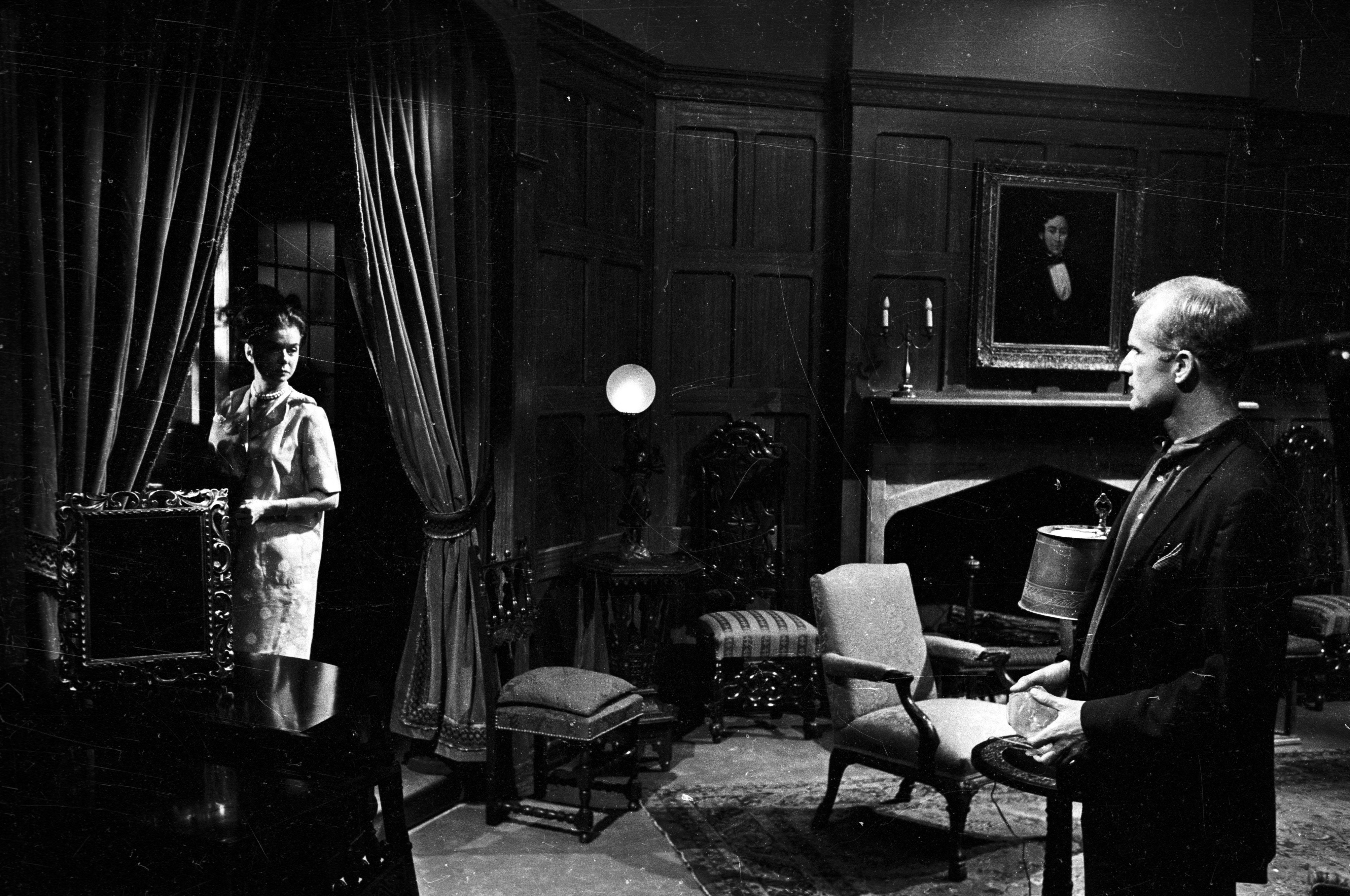 Still of Joan Bennett and Louis Edmonds in Dark Shadows (1966)