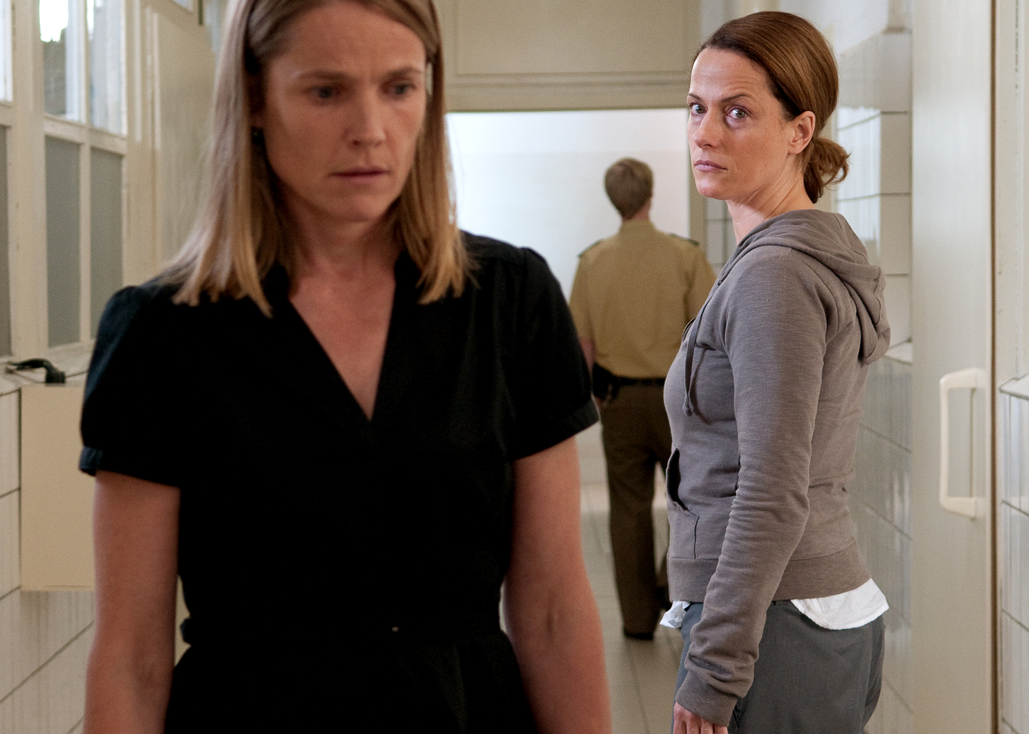 Still of Karoline Eichhorn and Claudia Michelsen in Das letzte Schweigen (2010)