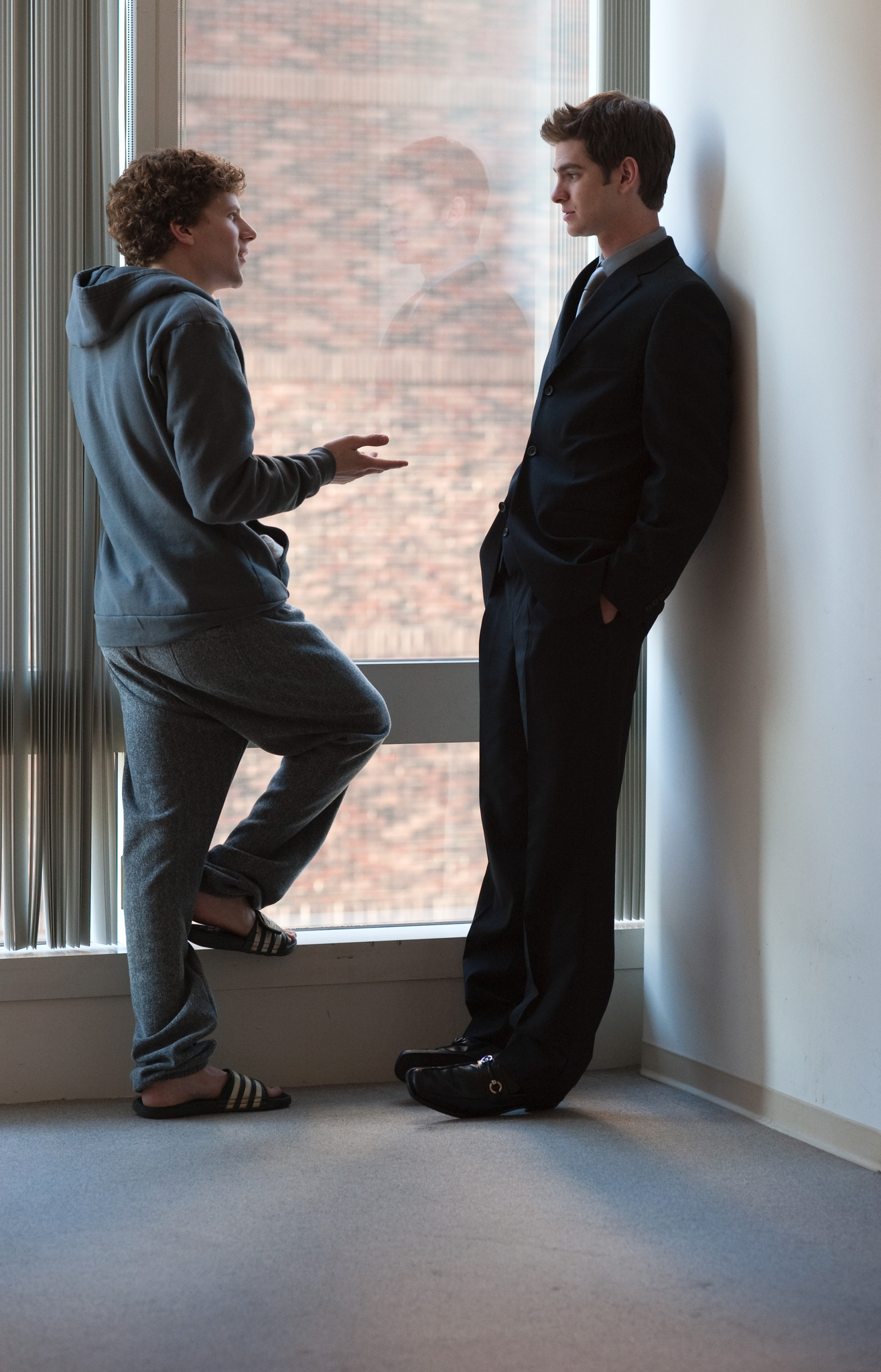 Still of Jesse Eisenberg and Andrew Garfield in The Social Network (2010)