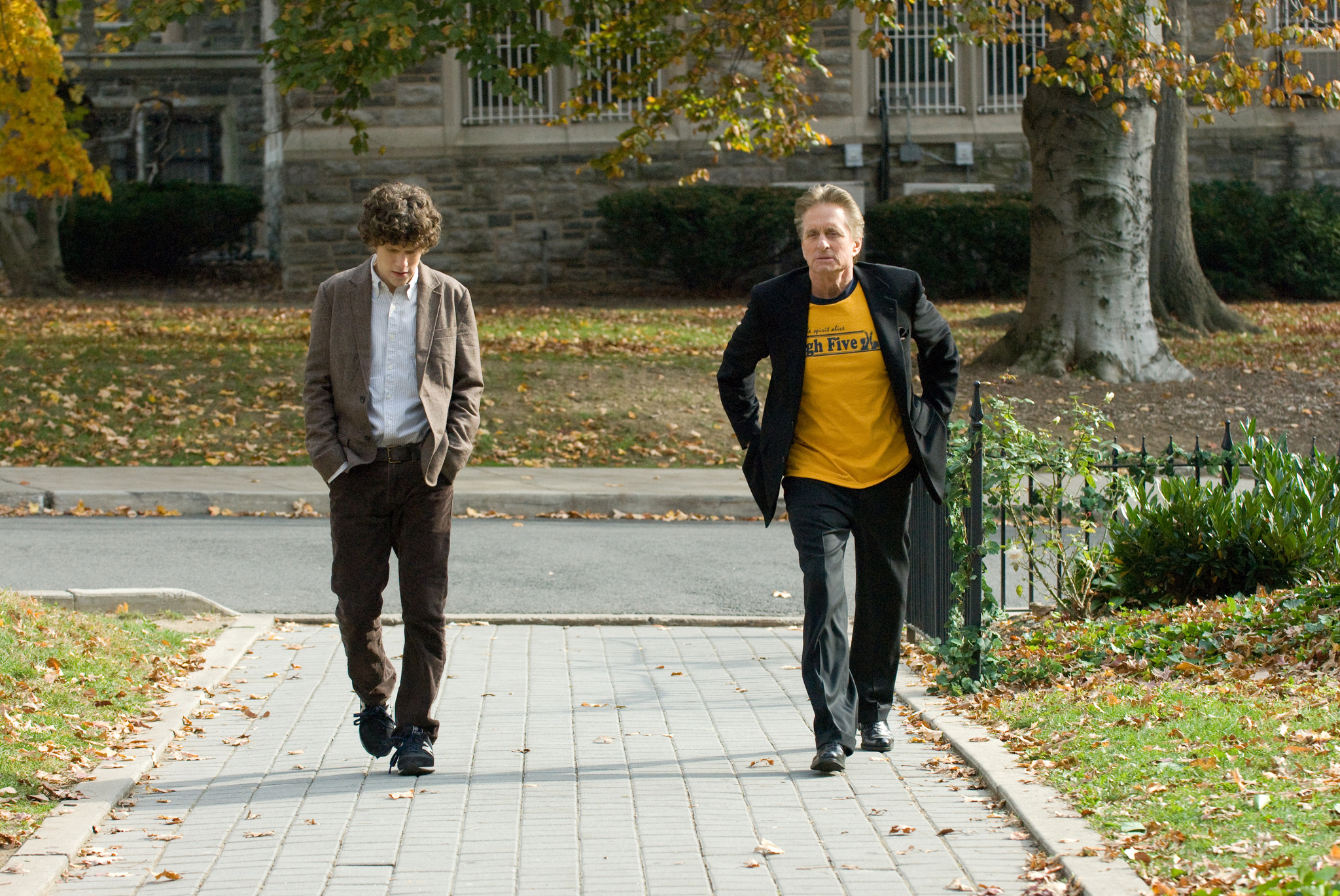 Still of Michael Douglas and Jesse Eisenberg in Solitary Man (2009)