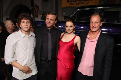 Woody Harrelson, Jesse Eisenberg, Ruben Fleischer and Emma Stone at event of Zombiu zeme (2009)