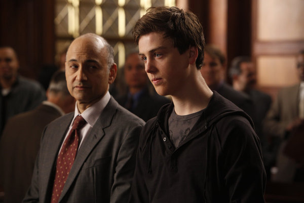 Still of Ned Eisenberg and Sterling Beaumon in Law & Order: Special Victims Unit (1999)