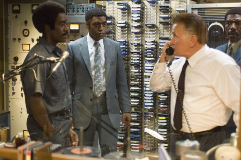 Still of Don Cheadle, Martin Sheen and Chiwetel Ejiofor in Talk to Me (2007)