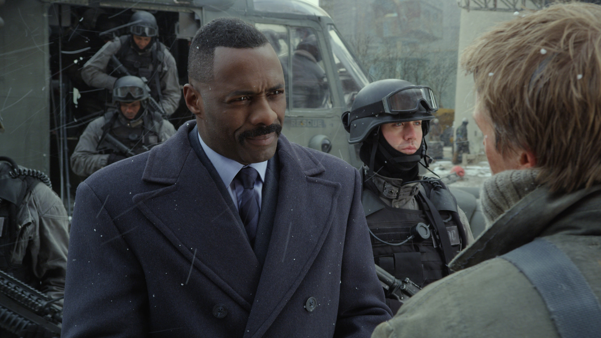 Still of Idris Elba in Ugnies ziedas (2013)