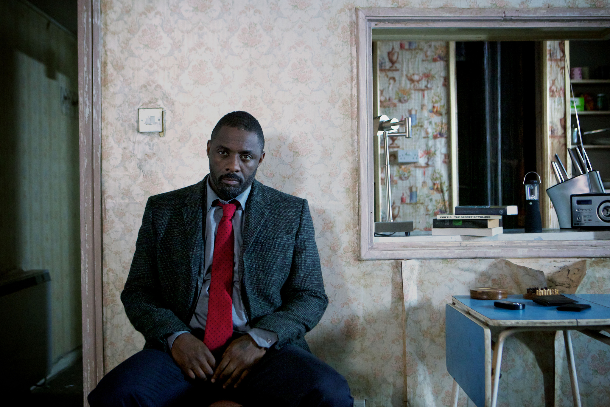 Still of Idris Elba in Luther (2010)