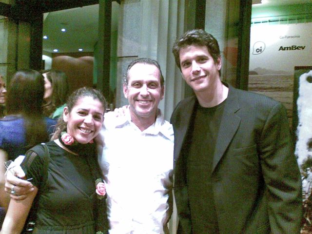 Murilo Elbas with Josi Elbas, his wife, and Marcio Garcia, director of 