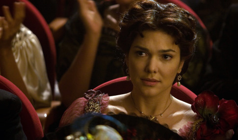 Still of Laura Harring in Love in the Time of Cholera (2007)